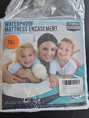Topia Waterproof Mattress Encasement - White with Teal Accents